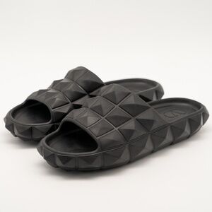 size 42 eu 9 us Valentino Garavani Roman Stud Turtle Black Rubber Slide Sandals
